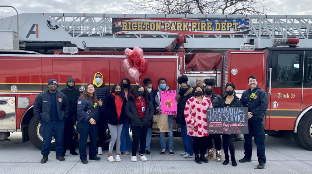 Picture of Key Club members delivering food to the Richton Park Fire Dept